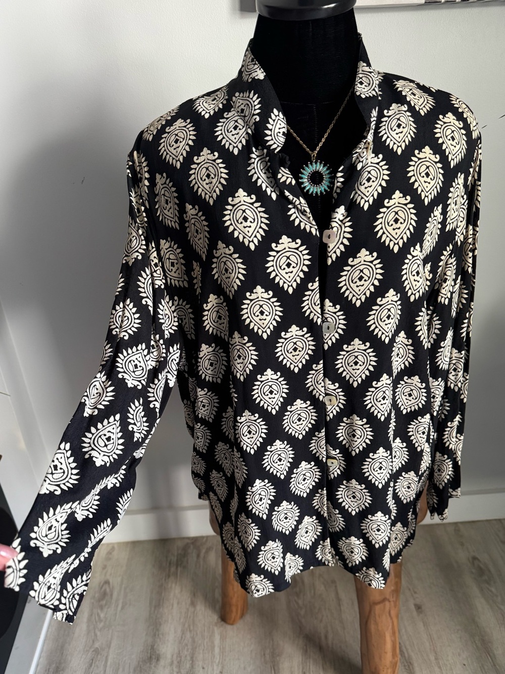 Vintage Loco Lindo Black & Cream Rayon Boho Paisley Long Button Tunic Blouse Med
